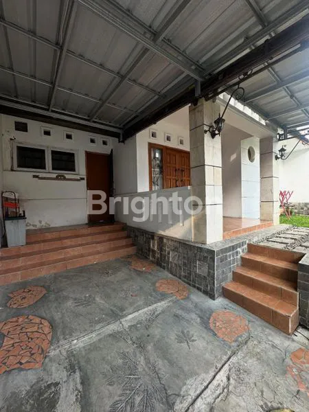 image RUMAH KELUARGA DI KAWASAN PREMIUM SETIABUDI BANDUNG (1)