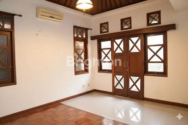 image RUMAH MEWAH SIAP HUNI, SHM, HARGA NEGO DI IMAM BONJOL (8)