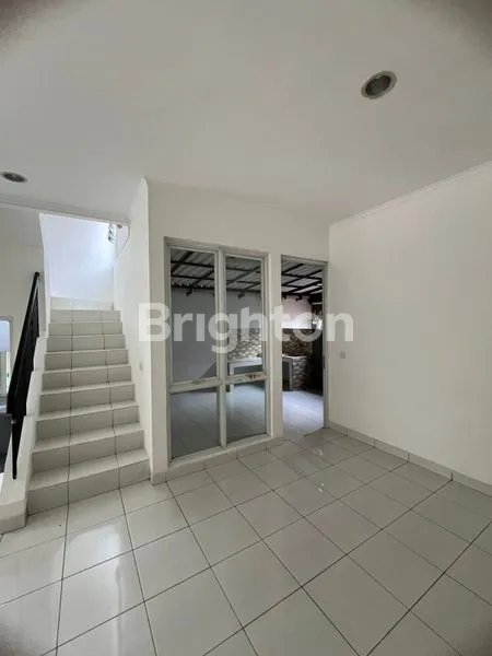 image RUMAH ASRI DAN TENANG DI BSD THE ICON,  (2)