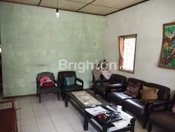 image DIJUAL RUMAH LAMA HITUNG TANAH LOKASI STRATEGIS BELAKANG PASAR BANDARJO UNGARAN (3)