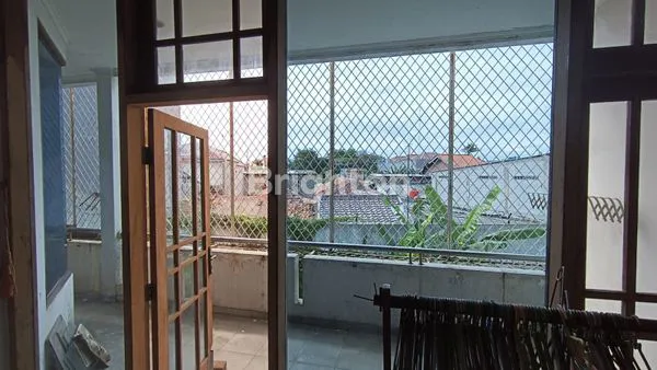 image HUNIAN STRATEGIS PURI KEMBANGAN, 2 LANTAI & SERTIFIKAT SHM (4)