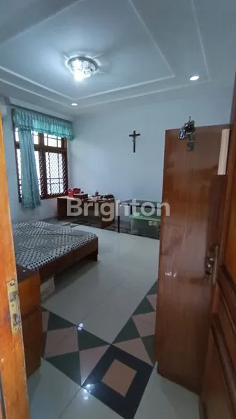 image HUNIAN STRATEGIS PURI KEMBANGAN, 2 LANTAI & SERTIFIKAT SHM (2)