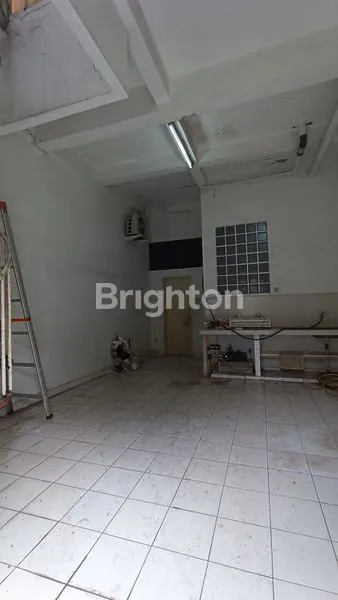 image HUNIAN STRATEGIS PURI KEMBANGAN, 2 LANTAI & SERTIFIKAT SHM (3)