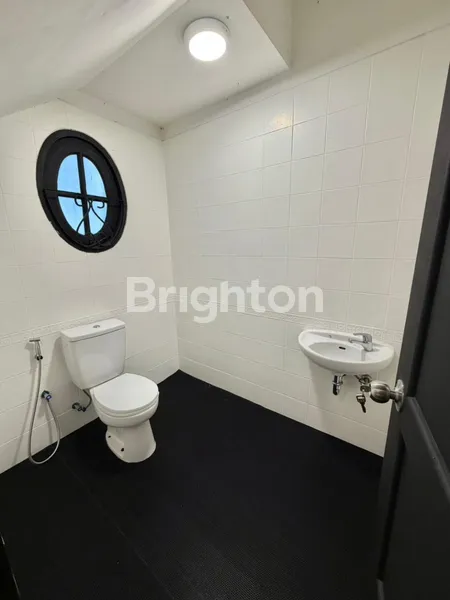 image RUMAH SECONDARY BARU RENOV SIAP HUNI MEWAH DI KAWASAN PREMIUM BSD LAMA PUSPITA LOKA (7)