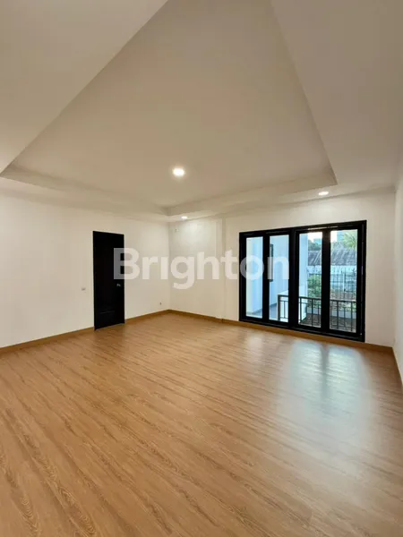 image RUMAH SECONDARY BARU RENOV SIAP HUNI MEWAH DI KAWASAN PREMIUM BSD LAMA PUSPITA LOKA (8)