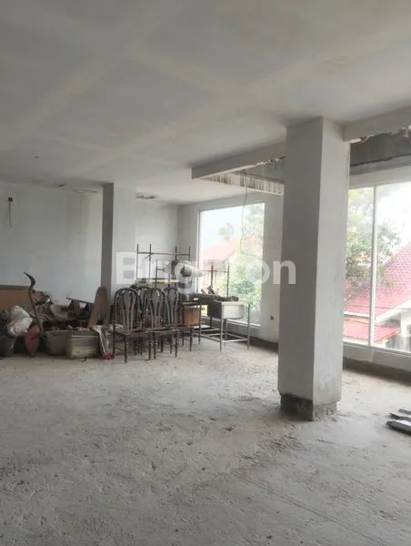 image RUMAH BARU 4 LANTAI COCOK UNTUK USAHA JUGA KANTOR  (4)