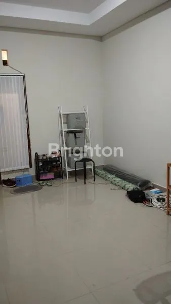 image RUMAH SEMI FURNISH 2 LANTAI 3 BR LOKASI STRATEGIS DI DENPASAR UTARA (6)