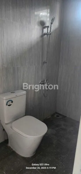 image RUMAH HOEK BARU RENOVASI DI REGENSI MELATI MAS (5)