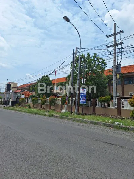 image RUKO 2 LANTAI  RAYA TENARU GRESIK LOKASI STRATEGIS DEPAN KANTOR KECAMATAN DAN ARAH PINTU TOL DRIYOREJO  (7)