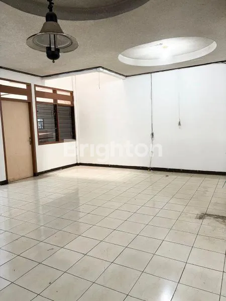 image RUMAH HOOK 2 LANTAI, LT 230M² DI PONDOK KELAPA (4)