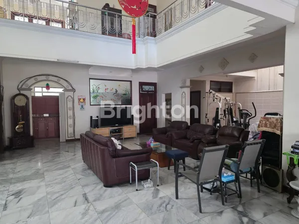 image RUMAH 2 LANTAI DHARMAHUSADA INDAH TENGAH KOTA SURABAYA TIMUR (1)