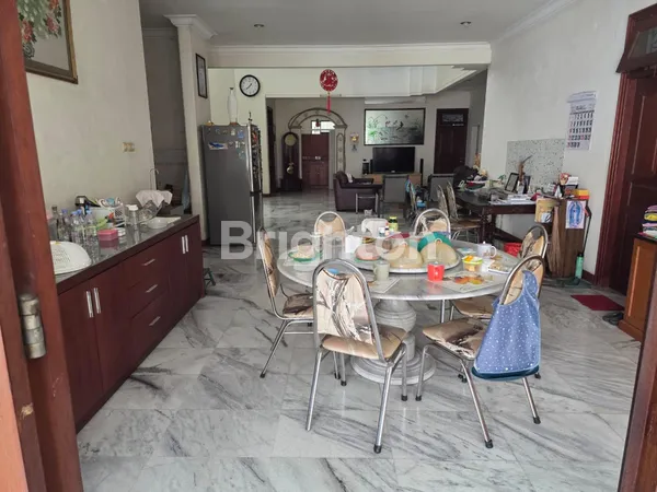 image RUMAH 2 LANTAI DHARMAHUSADA INDAH TENGAH KOTA SURABAYA TIMUR (2)