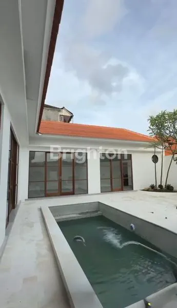 image VILLA BRAND NEW DISEWAKAN DI KEROBOKAN BALI (3)