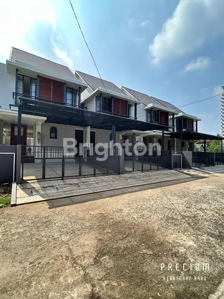 image PRECIUM KEBAYORAN BARU (2)