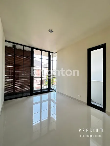 image PRECIUM KEBAYORAN BARU (7)