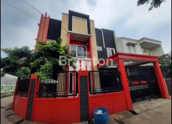 image RUMAH HOOK 2 LANTAI DI JATISAMPURNA, LT 165M² (1)