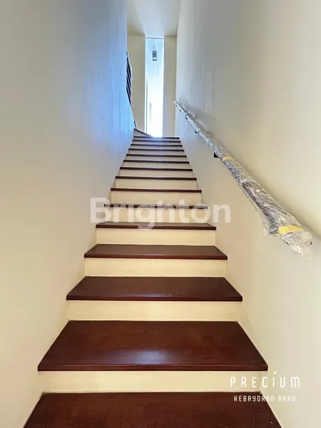 image PRECIUM KEBAYORAN BARU (8)