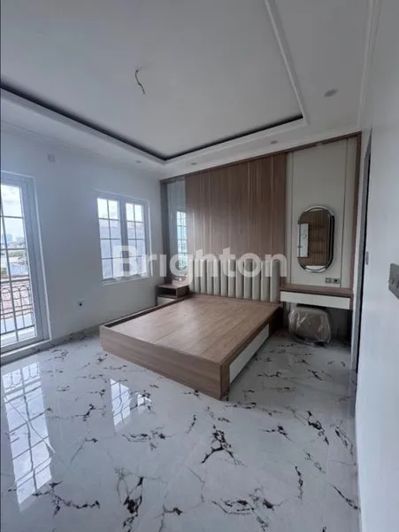 image PRESTIGE AMERICAN CLASSIC RESIDENCE – TOWNHOUSE 4 LANTAI DENGAN PRIVATE POOL & LIFT || PASAR MINGGU, JAKARTA SELATAN (2)