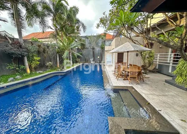 image DIJUAL RUMAH STYLE VILLA MEWAH BERLOKASI STRATEGIS DI JALAN TAMAN WEDASARI, DENPASAR BARAT (2)