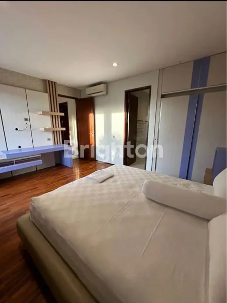 image DIJUAL RUMAH STYLE VILLA MEWAH BERLOKASI STRATEGIS DI JALAN TAMAN WEDASARI, DENPASAR BARAT (7)