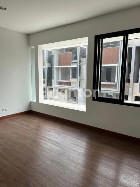 image RUMAH BARU BALI RESORT TANGERANG  DEKAT BANDARA SOEKARNO HATTA (3)