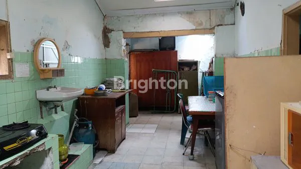 image RUMAH DI AREA PADAT PENDUDUK, DEKAT SMA2 DAN BONAVENTURA DAN SANTO YUSUF (6)