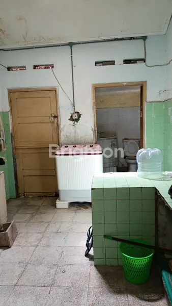 image RUMAH DI AREA PADAT PENDUDUK, DEKAT SMA2 DAN BONAVENTURA DAN SANTO YUSUF (4)