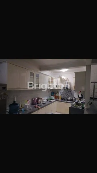 image RUMAH BESAR DISEWAKAN SEMI FURNISH DEKAT UNIVERSITAS BRAWIJAYA MALANG (5)