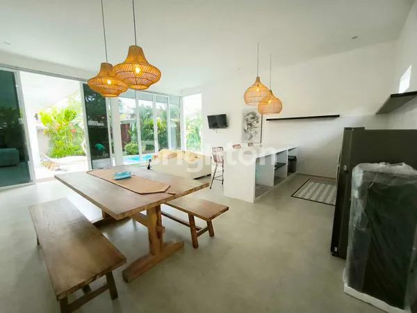 image ELEGANT & COMFORTABLE 3 BR VILLA, FULLY FURNISHED WITH SWIMMING POOL - IN PADANG LINJONG CANGGU,  NEARBY BEACH (4)