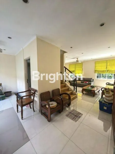 image RUMAH FULLY FURNISHED BARU RENOVASI STRATEGIS DEKAT PINTU TOL KARAWACI TANGERANG  (2)