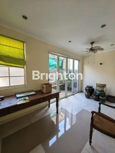 image RUMAH FULLY FURNISHED BARU RENOVASI STRATEGIS DEKAT PINTU TOL KARAWACI TANGERANG  (5)