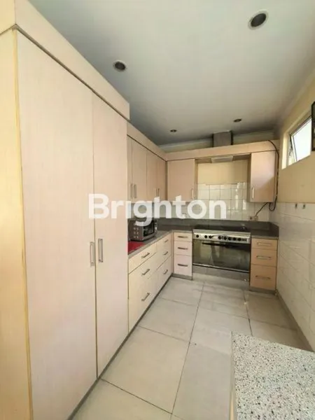 image RUMAH FULLY FURNISHED BARU RENOVASI STRATEGIS DEKAT PINTU TOL KARAWACI TANGERANG  (6)