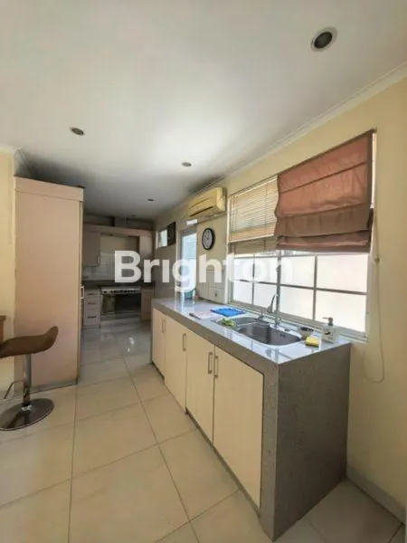 image RUMAH FULLY FURNISHED BARU RENOVASI STRATEGIS DEKAT PINTU TOL KARAWACI TANGERANG  (8)