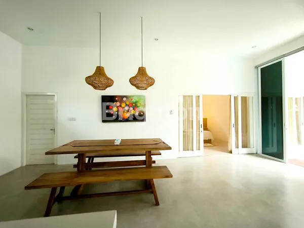 image ELEGANT & COMFORTABLE 3 BR VILLA, FULLY FURNISHED WITH SWIMMING POOL - IN PADANG LINJONG CANGGU,  NEARBY BEACH (8)