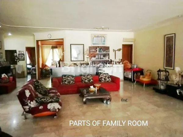 image RUMAH MEWAH 1.000M² DI PEJATEN, 4+2 KT, KOLAM RENANG (4)