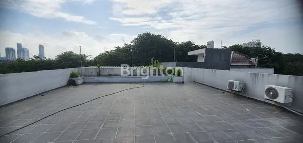 image RUMAH 3 LANTAI + SWIMING POOL DI SUNTER (8)