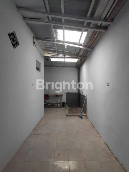 image RUMAH LUAS TERJANGKAU SEMI FURNISHED PERUMAHAN BEDALI AGUNG SIAP HUNI AREA NYAMAN RESIDENSIAL STRATEGIS SELANGKAH KE TOL LAWANG KABUPATEN MALANG  (4)