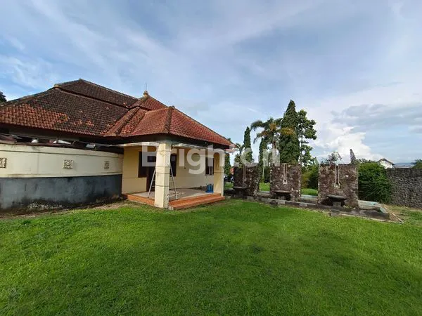 image RUMAH VILLA BESAR 3290M LAWANG  (1)