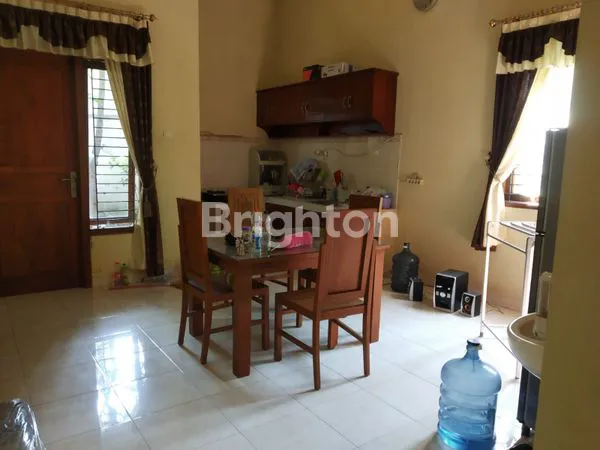 image RUMAH SEWA 2 LANTAI, LT 200M², 3 KT DI SOLO (1)