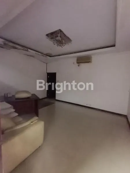 image DIJUAL RUMAH BESAR & STRATEGIS DI TIPES SOLO (4)