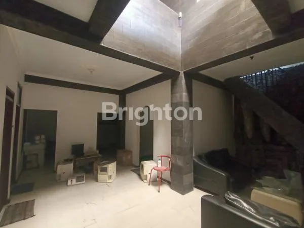 image DIJUAL RUMAH BESAR & STRATEGIS DI TIPES SOLO (5)