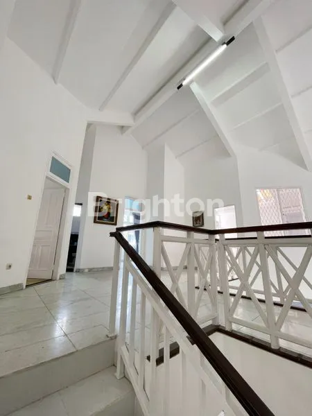 image RUMAH HOOK LUAS 370 M² CINERE ESTATE, ONE GATE, SHM, SECURITY 24 JAM (8)