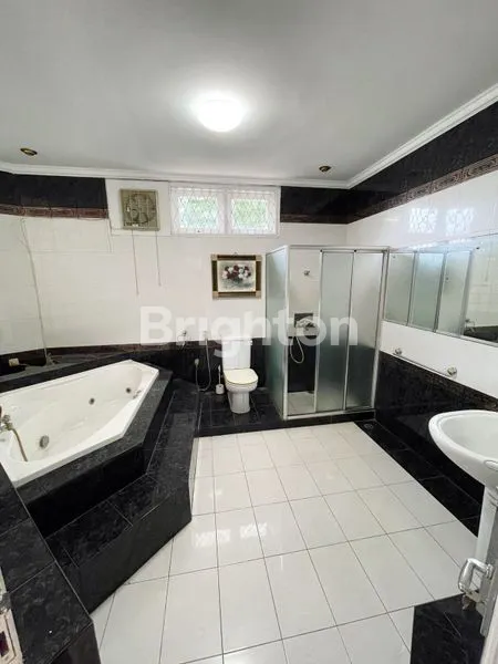image RUMAH HOOK LUAS 370 M² CINERE ESTATE, ONE GATE, SHM, SECURITY 24 JAM (7)