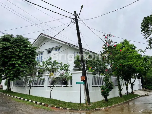 image RUMAH HOOK LUAS 370 M² CINERE ESTATE, ONE GATE, SHM, SECURITY 24 JAM (2)
