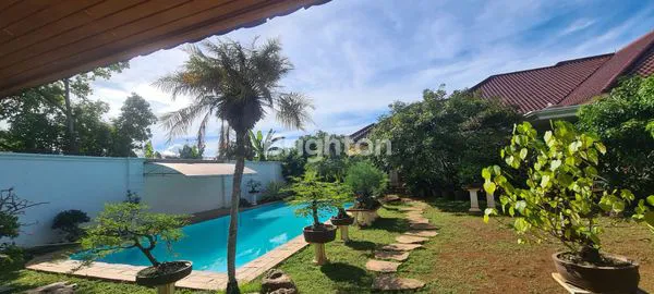 image RUMAH MEGAH DIPUSAT KOTA (4)