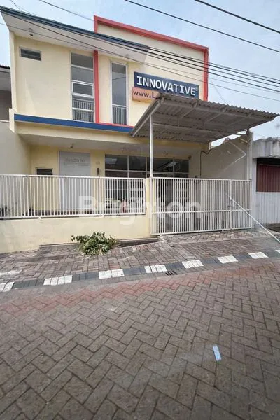 image RUMAH 2 LANTAI SIAP HUNI DI JALAN UTAMA BABATAN (1)