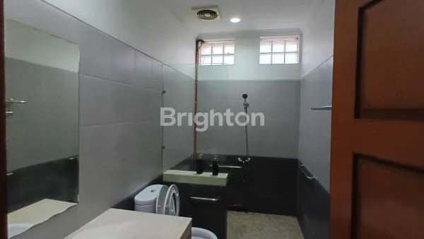 image RUMAH DAN TEMPAT USAHA DI PRIME LOCATION JL. CIHAMPELAS BAWAH (DEKAT NOVOTEL DAN EIGER ADVENTURE) (7)