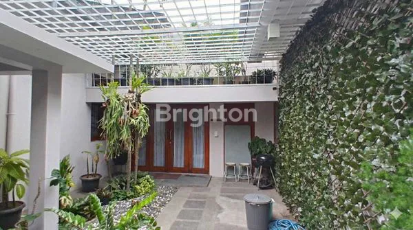 image RUMAH DAN TEMPAT USAHA DI PRIME LOCATION JL. CIHAMPELAS BAWAH (DEKAT NOVOTEL DAN EIGER ADVENTURE) (1)