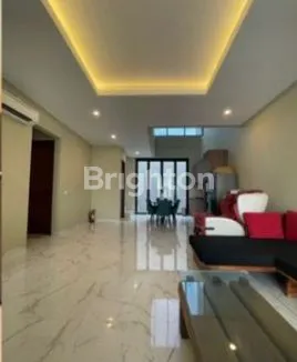 image RUMAH 4 LANTAI EXCLUSIVE LUXURY RESIDENCE MODERN TROPIC MINIMALIS DENGAN ROOFTOP CITY VIEW DESIGN BY  ARSITEK TERNAMA DI PULOMAS, JAKARTA TIMUR (5)