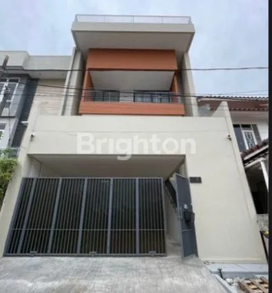 image RUMAH 4 LANTAI EXCLUSIVE LUXURY RESIDENCE MODERN TROPIC MINIMALIS DENGAN ROOFTOP CITY VIEW DESIGN BY  ARSITEK TERNAMA DI PULOMAS, JAKARTA TIMUR (1)